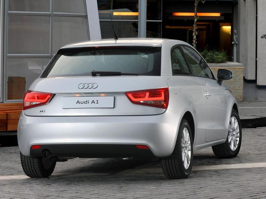  Audi A1 TFSI (8X) 2010 года  (ZA) (фото 14 из 15)